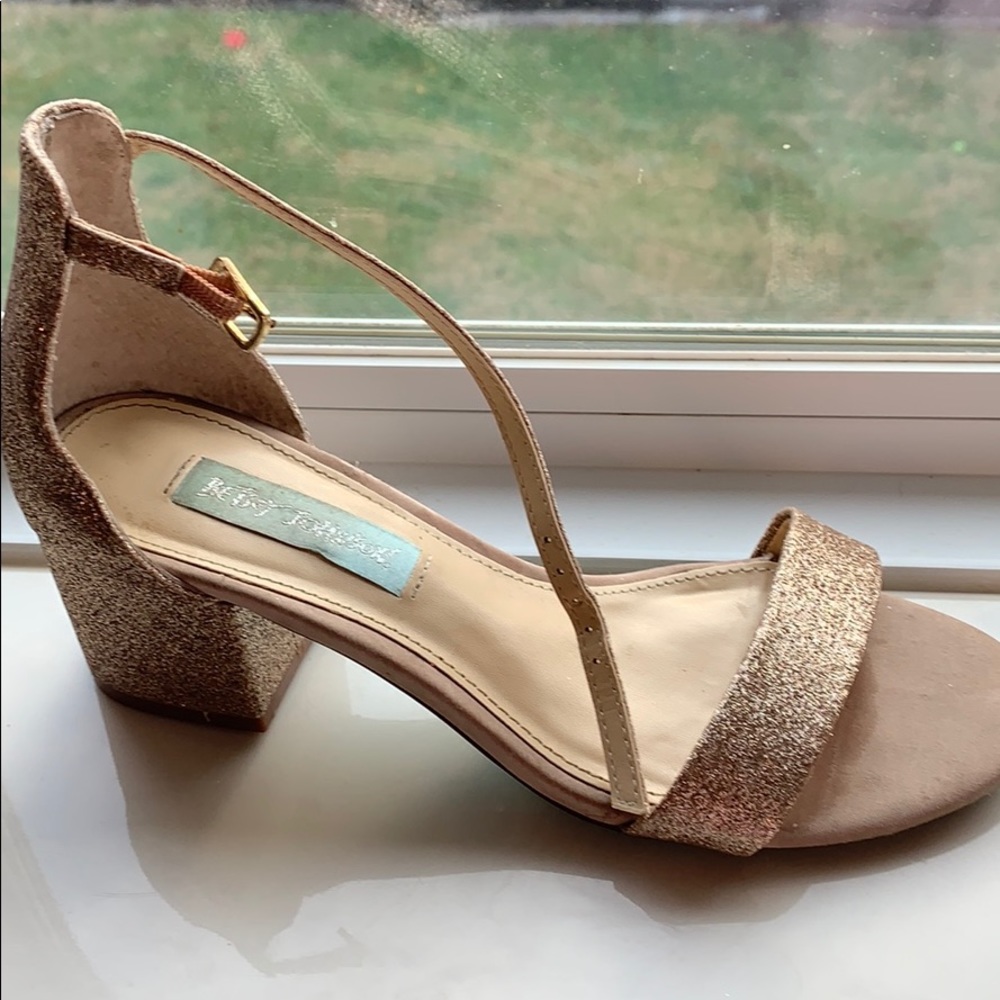 BetseyJohnson size 6